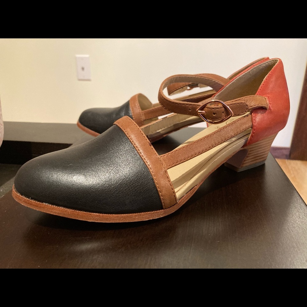 Women’s 8 Samantha Pleet Vintage Inspired Heels